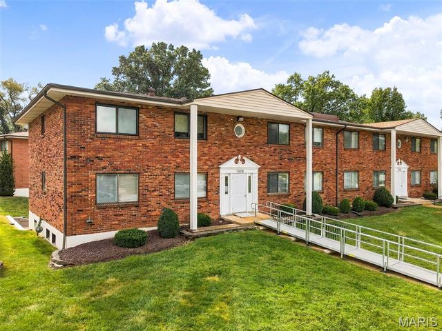 7904 Camelot Lane 1, St Louis, MO 63123
