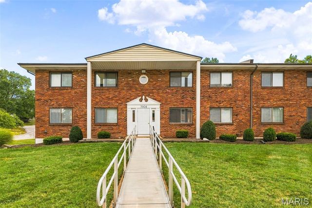 7904 Camelot Lane 1, St Louis, MO 63123