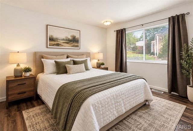 7904 Camelot Lane 1, St Louis, MO 63123