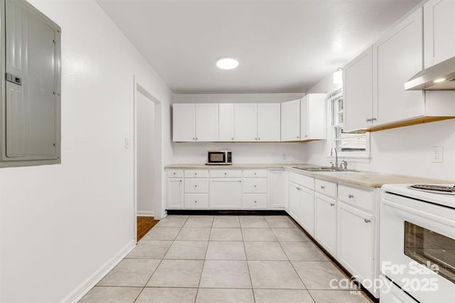 127 + 125 Shadowlawn Drive, Asheville, NC 28806