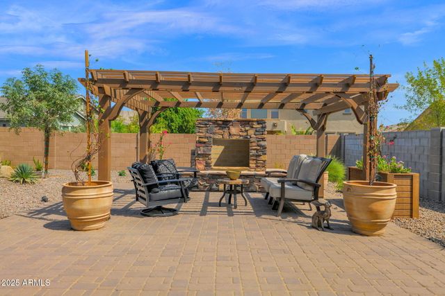 42222 W ALMIRA Court, Maricopa, AZ 85138