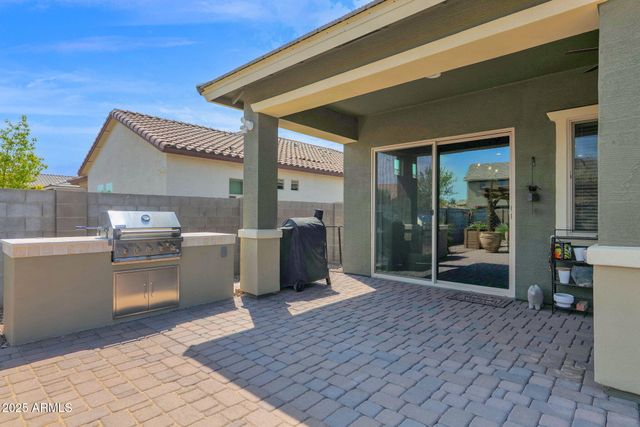 42222 W ALMIRA Court, Maricopa, AZ 85138