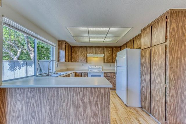 19100 Creekside Place, Salinas, CA 93908