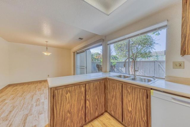 19100 Creekside Place, Salinas, CA 93908