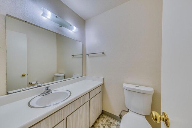 19100 Creekside Place, Salinas, CA 93908
