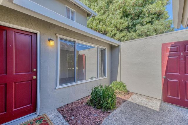 19100 Creekside Place, Salinas, CA 93908