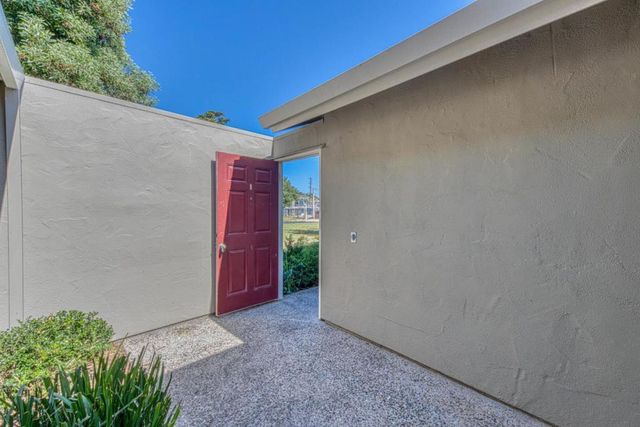19100 Creekside Place, Salinas, CA 93908