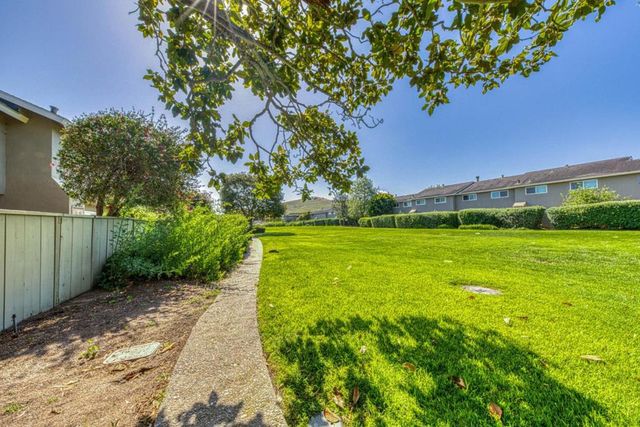 19100 Creekside Place, Salinas, CA 93908