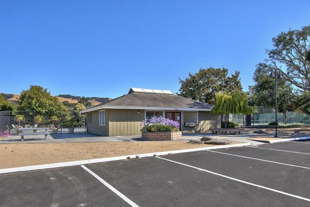 19100 Creekside Place, Salinas, CA 93908