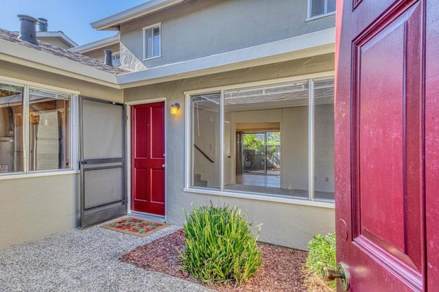 19100 Creekside Place, Salinas, CA 93908