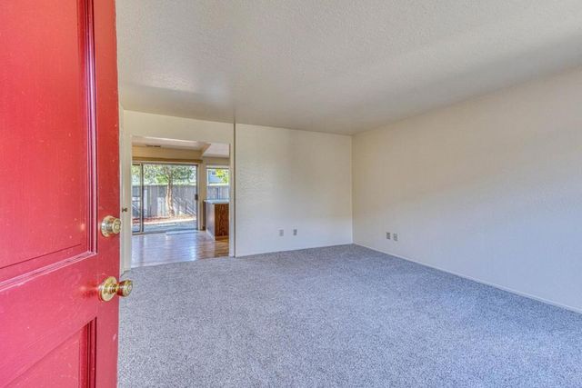 19100 Creekside Place, Salinas, CA 93908