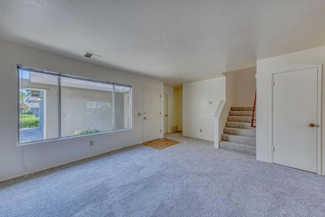 19100 Creekside Place, Salinas, CA 93908