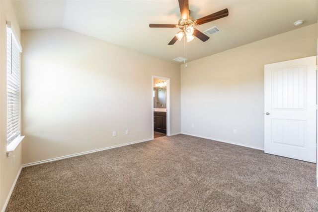 125 Break Ave, Taylor, TX 76574