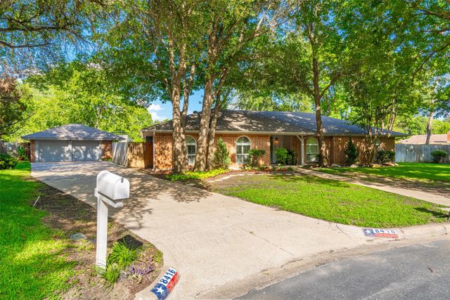 8416 Gladys Court, Benbrook, TX 76116