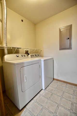 300 Cunat Boulevard 2C, Richmond, IL 60071