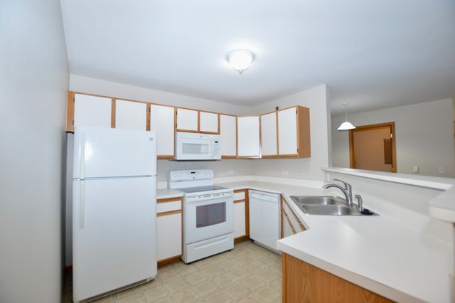 300 Cunat Boulevard 2C, Richmond, IL 60071