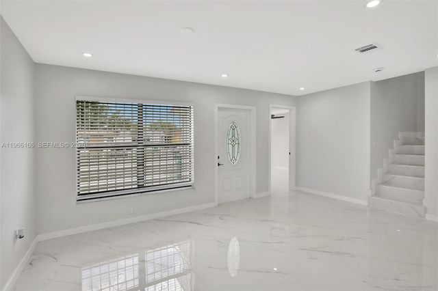 3916 NW 207th St Rd, Miami Gardens, FL 33055