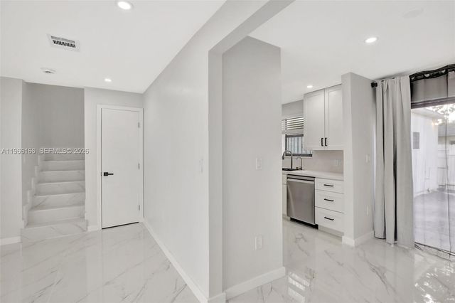 3916 NW 207th St Rd, Miami Gardens, FL 33055