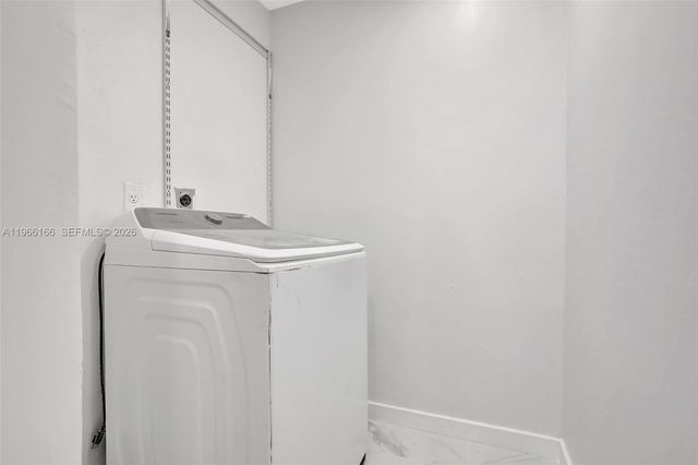 3916 NW 207th St Rd, Miami Gardens, FL 33055