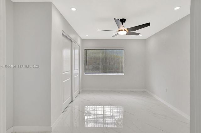 3916 NW 207th St Rd, Miami Gardens, FL 33055