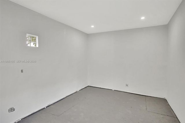 3916 NW 207th St Rd, Miami Gardens, FL 33055