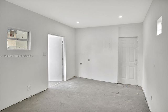 3916 NW 207th St Rd, Miami Gardens, FL 33055