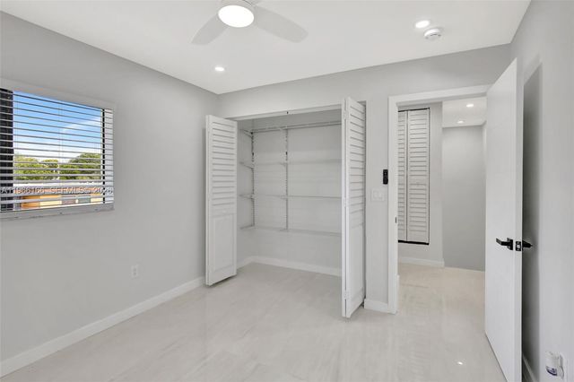 3916 NW 207th St Rd, Miami Gardens, FL 33055