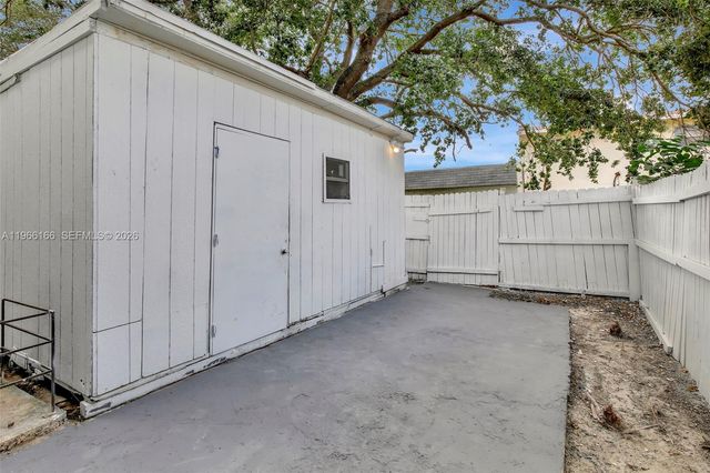 3916 NW 207th St Rd, Miami Gardens, FL 33055