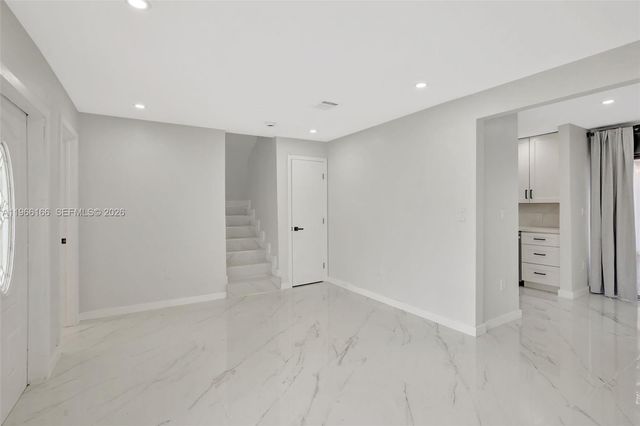 3916 NW 207th St Rd, Miami Gardens, FL 33055