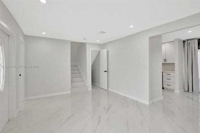 3916 NW 207th St Rd, Miami Gardens, FL 33055