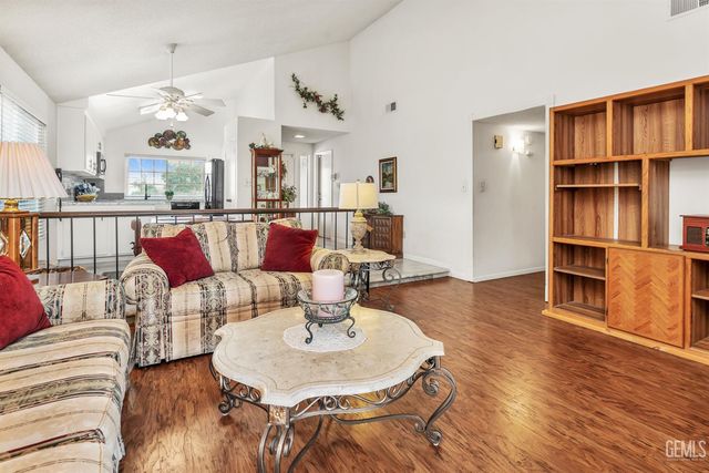 2808 La Costa Street, Bakersfield, CA 93306