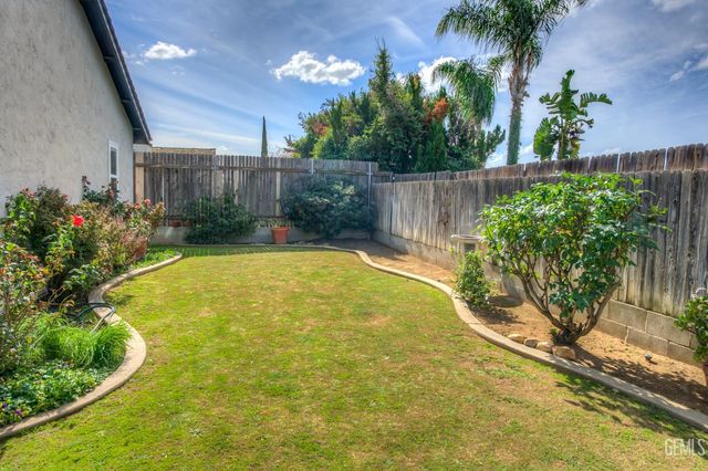 2808 La Costa Street, Bakersfield, CA 93306