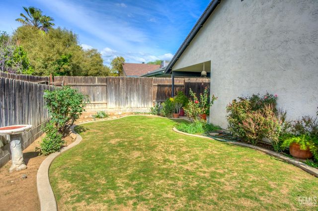 2808 La Costa Street, Bakersfield, CA 93306