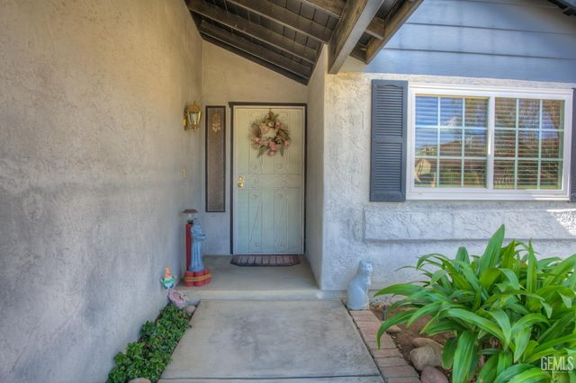 2808 La Costa Street, Bakersfield, CA 93306