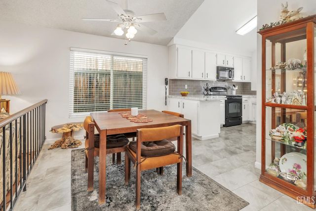 2808 La Costa Street, Bakersfield, CA 93306