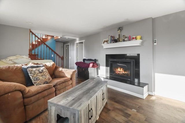 105 Winston WAY, Waunakee, WI 53597