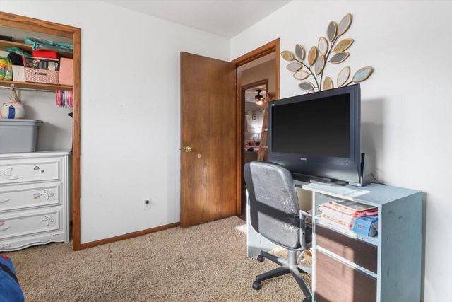 105 Winston WAY, Waunakee, WI 53597