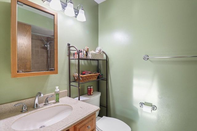 105 Winston WAY, Waunakee, WI 53597