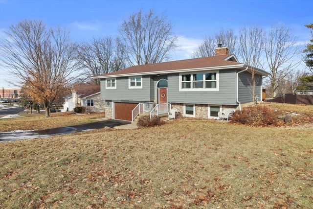 105 Winston WAY, Waunakee, WI 53597