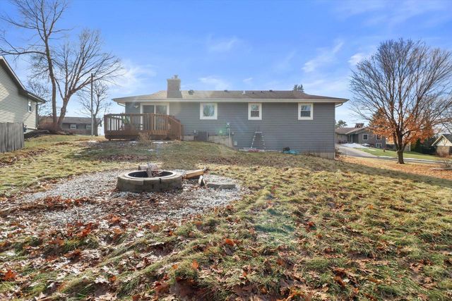 105 Winston WAY, Waunakee, WI 53597