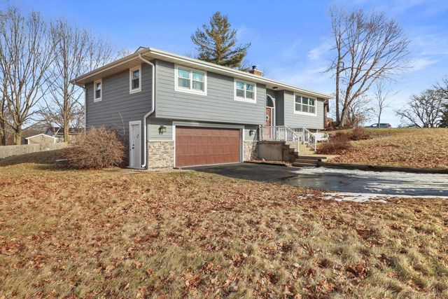 105 Winston WAY, Waunakee, WI 53597