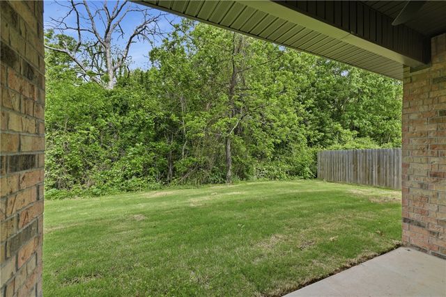 1313 Valley Drive, Gentry, AR 72734