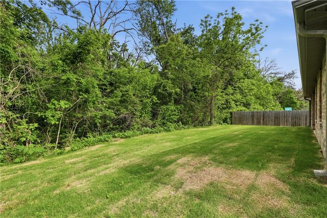 1313 Valley Drive, Gentry, AR 72734
