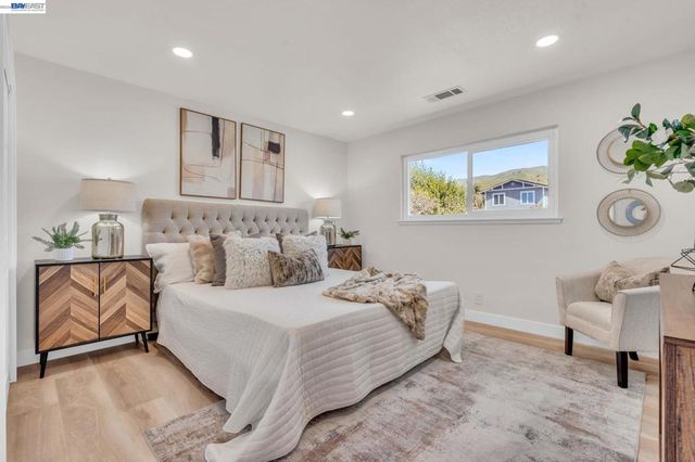 48465 Ursa Dr, Fremont, CA 94539