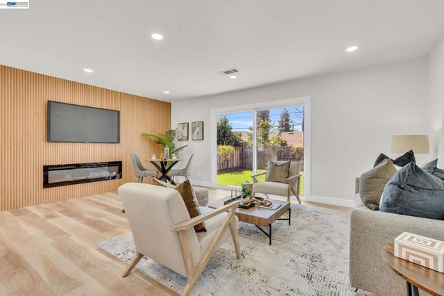 48465 Ursa Dr, Fremont, CA 94539