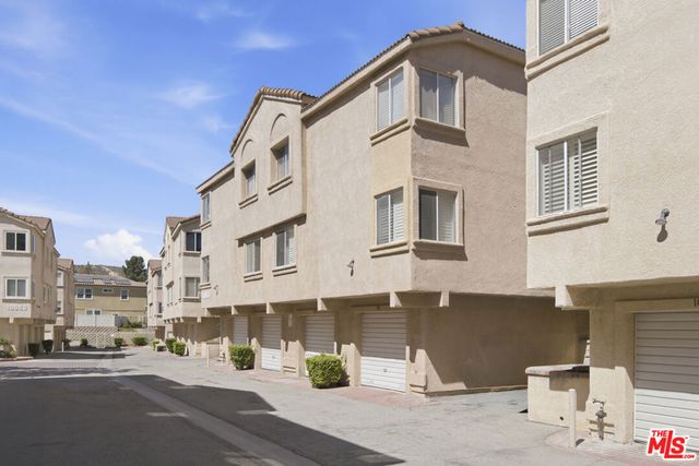 19863 Sandpiper Place 105, Santa Clarita, CA 91321