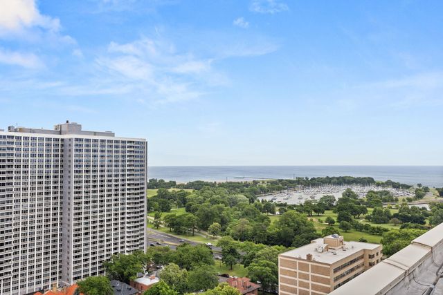 720 W Gordon Terrace 18B, Chicago, IL 60613