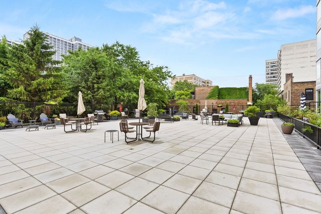 720 W Gordon Terrace 18B, Chicago, IL 60613