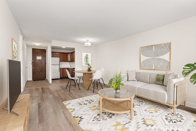 720 W Gordon Terrace 18B, Chicago, IL 60613