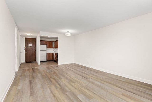 720 W Gordon Terrace 18B, Chicago, IL 60613